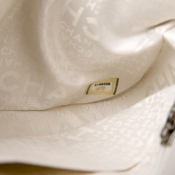 CHANEL ROCK AND CHAIN FLAP BAG. Firm price ! - Picture 5 of 10